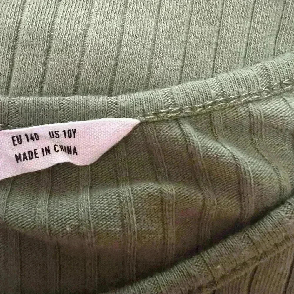 C’Est La Vie tee, Army Green, size 10Y/EU140 - Picture 8 of 8